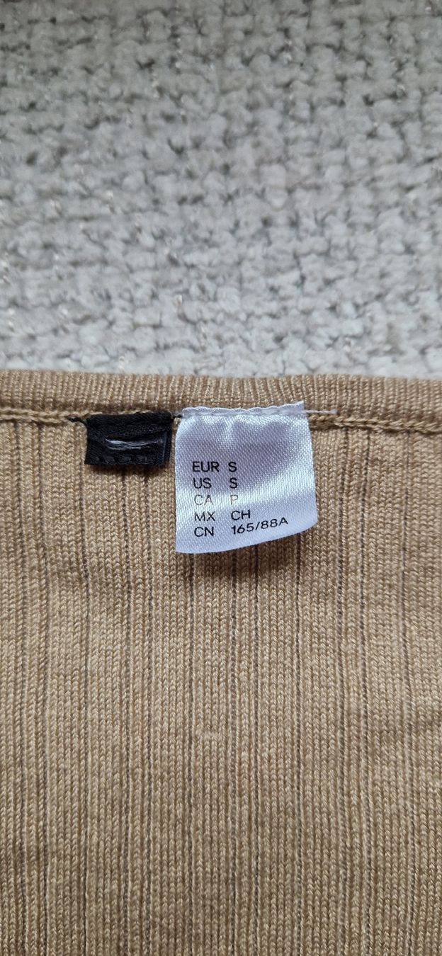 H&M Maglioni & Felpe: Damen Rippenpullover Camel Gr. S – Usato da Jakobsbad venduto da jube.schmid 1