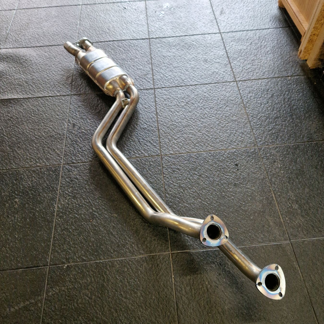 BMW Sistemi di scarico: Katalysator NEU BMW E34 525i – Nuovo e nell'imballaggio originale da Rickenbach LU venduto da Samuel6221 1