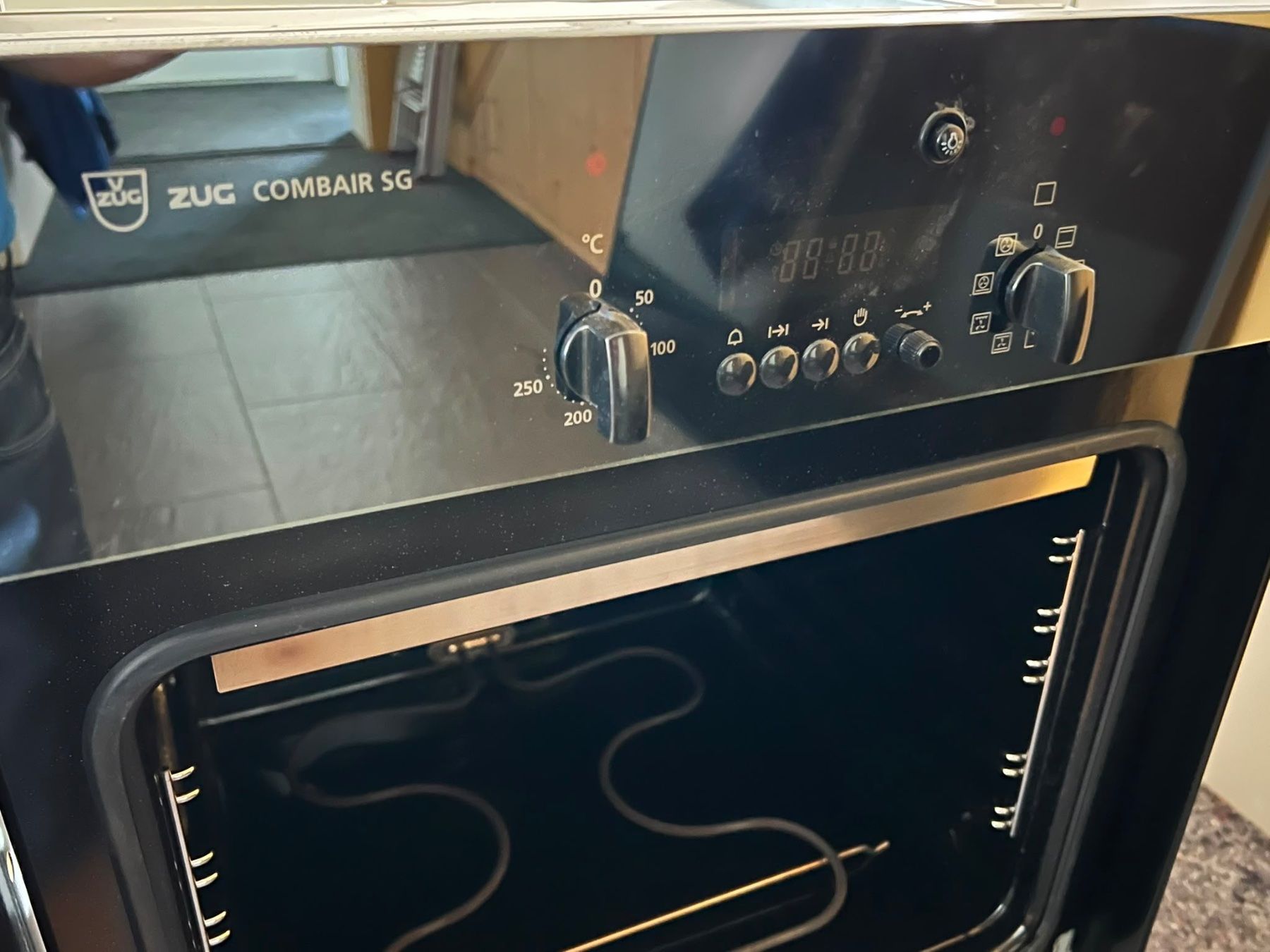 V-Zug Forni: V-Zug Backofen Combair SG – Usato da Celerina/Schlarigna venduto da 2406ca 5
