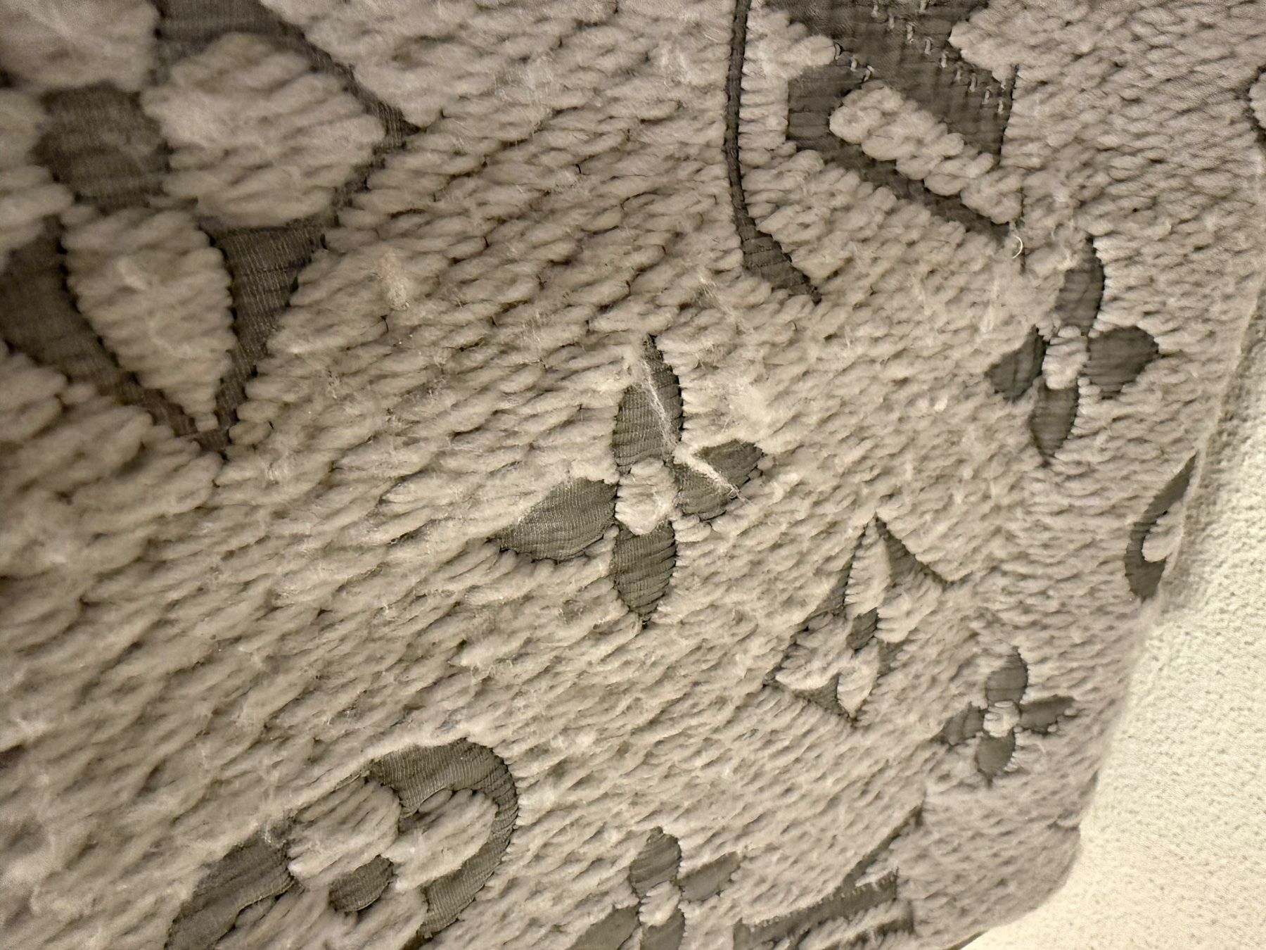 Louis Vuitton Foulard & Sciarpe: Louis Vuitton Schal Logomania – Usato da Embrach venduto da Gsab 4