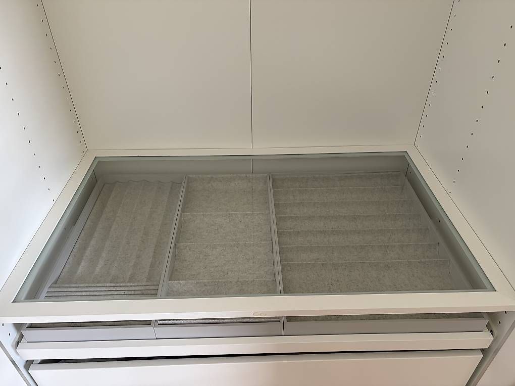 Schränke: Grosser IKEA-Schrank – Gebraucht aus Brunnen von nel_rx69 4