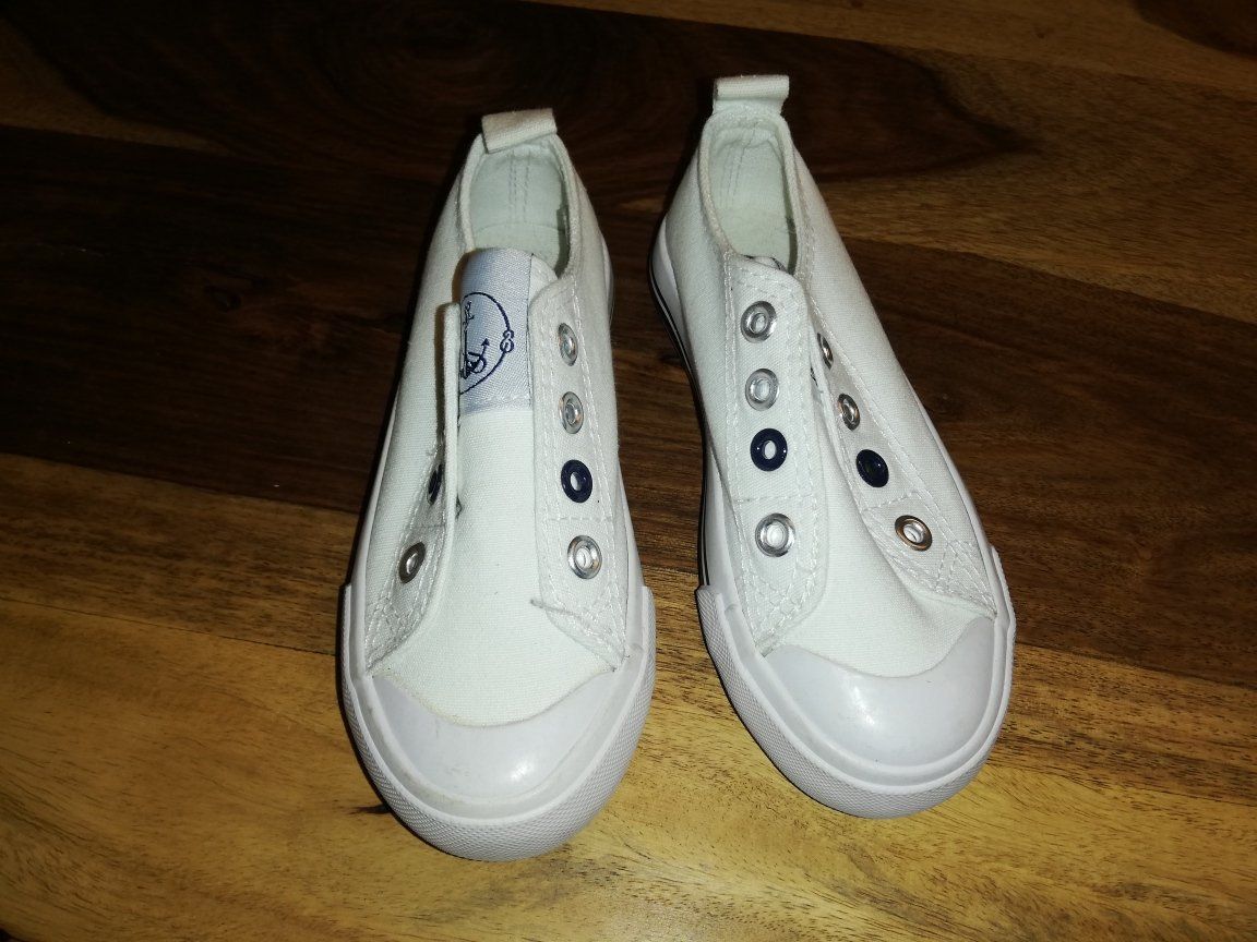 Scarpe per ragazzi: neuwertige weisse Schuhe Gr. 26 – Usato da Oberrieden venduto da smarties949