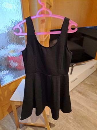 Kleid schwarz Grösse M DIVIDED guter Zustand