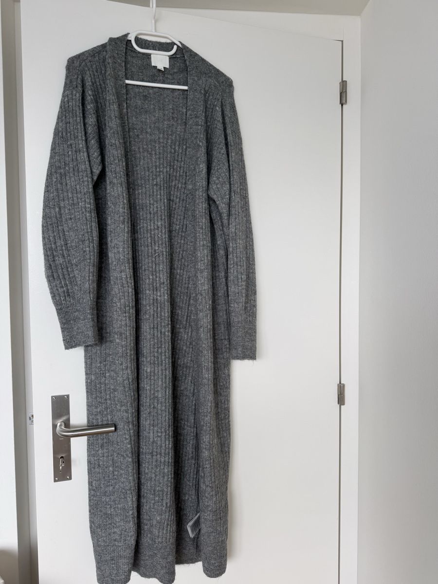 H&M Gilets & Westen: Long gilet – Gebraucht aus Monthey von sen_6ckr