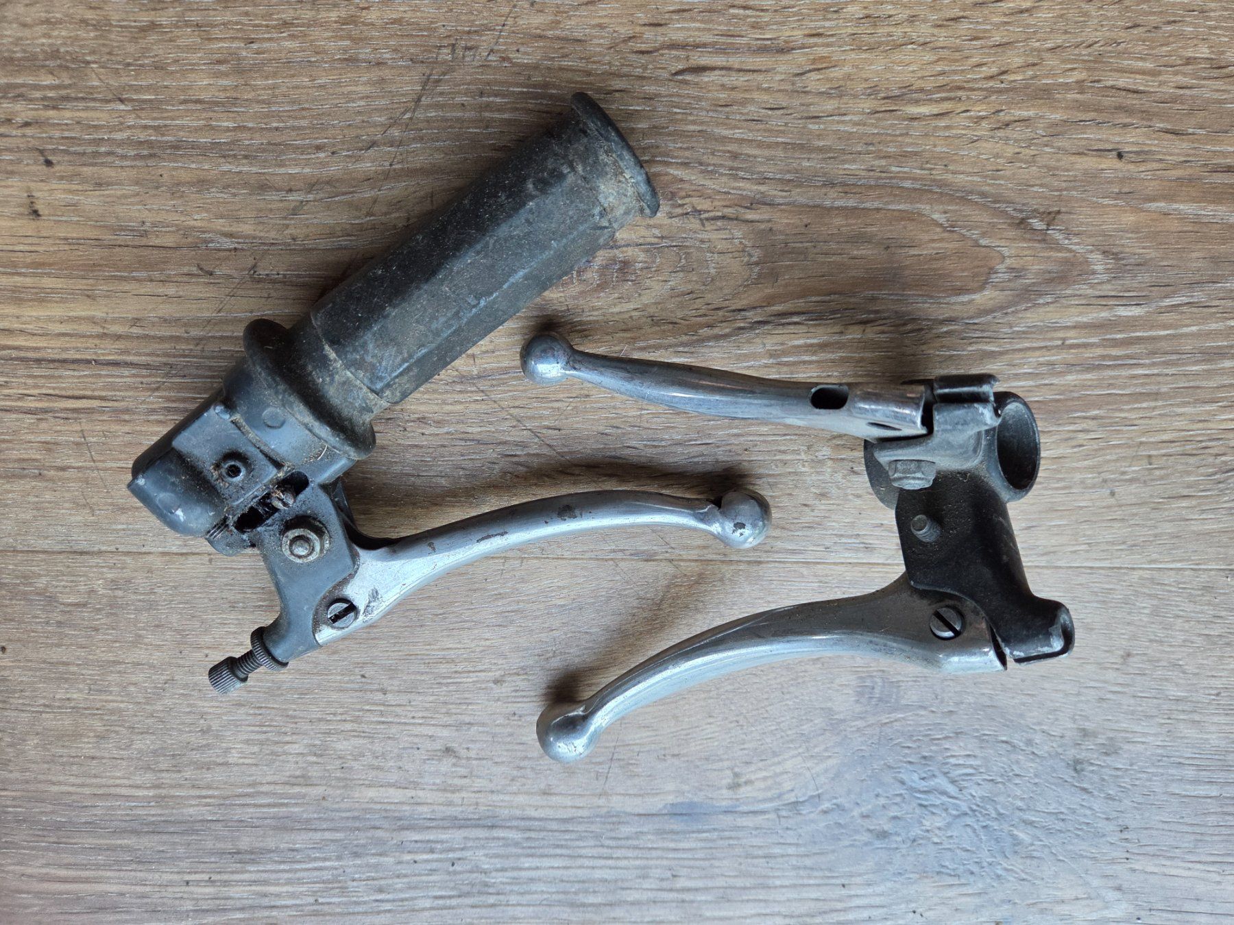 Pony Mofas: Originales Griffset Domino – Gebraucht aus frümsen von Sailem 1
