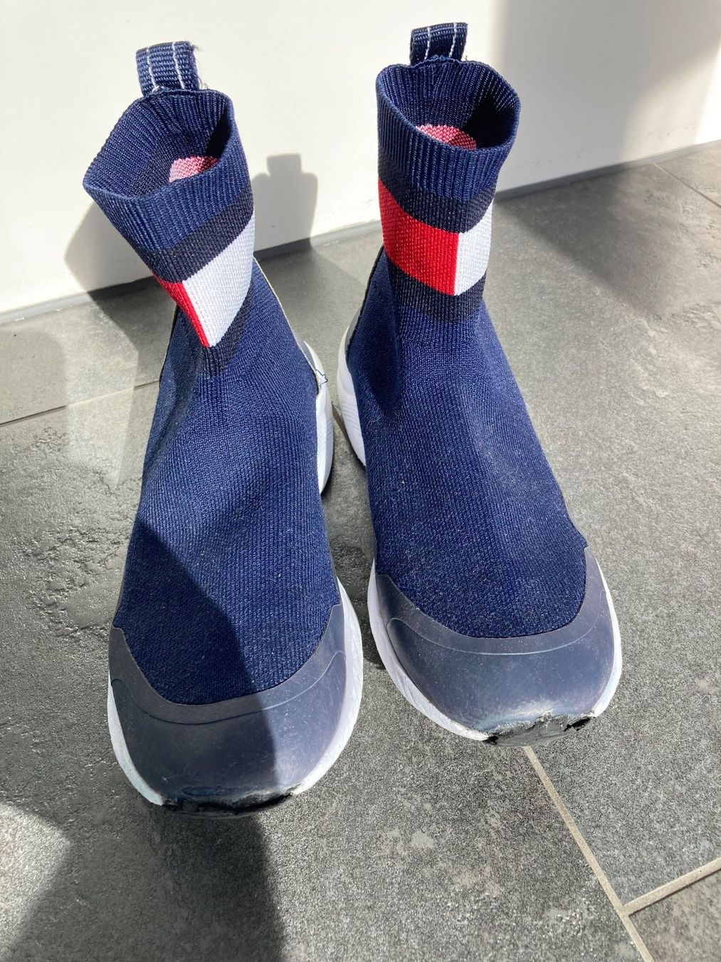 Scarpe per ragazzi: Stylische Schuhe Tommy Hilfiger – Usato da Pratteln venduto da Miki_ 1