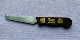 Wenger Käsemesser, Holzgriff mit Appenzeller Ornamenten.