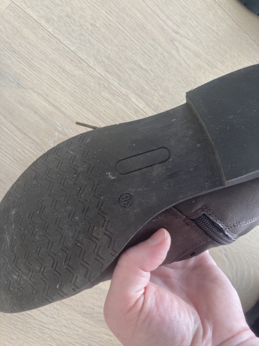 Scarpe da donna: Stiefel dunkelbraun Gr. 38 – Usato da Eggenwil venduto da Lissi82 5
