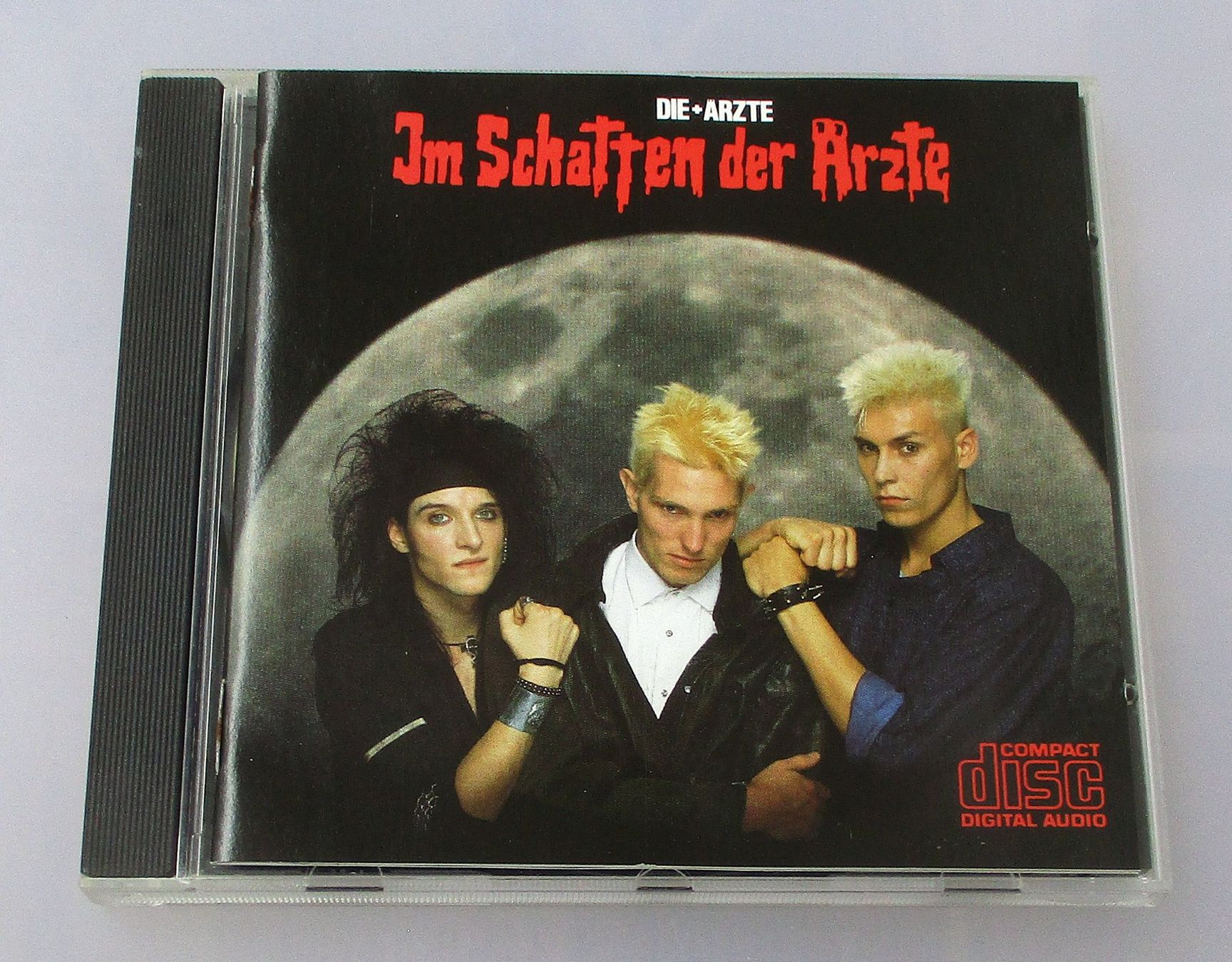 CD: DIE ÄRZTE - Im Schatten der Ärzte – Usato da Wattwil venduto da Muriel11