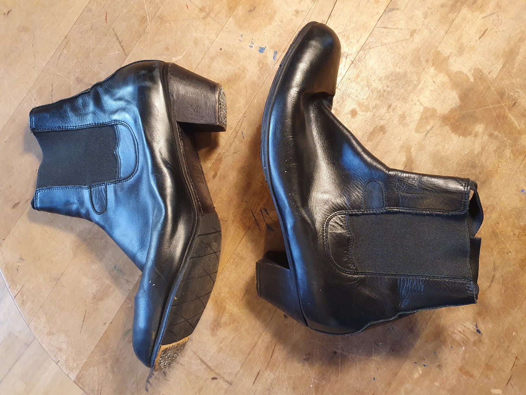 Scarpe da donna: Flamencostiefeletten genagelte Sohlen gr 31 – Usato da Zürich venduto da loosebone 2