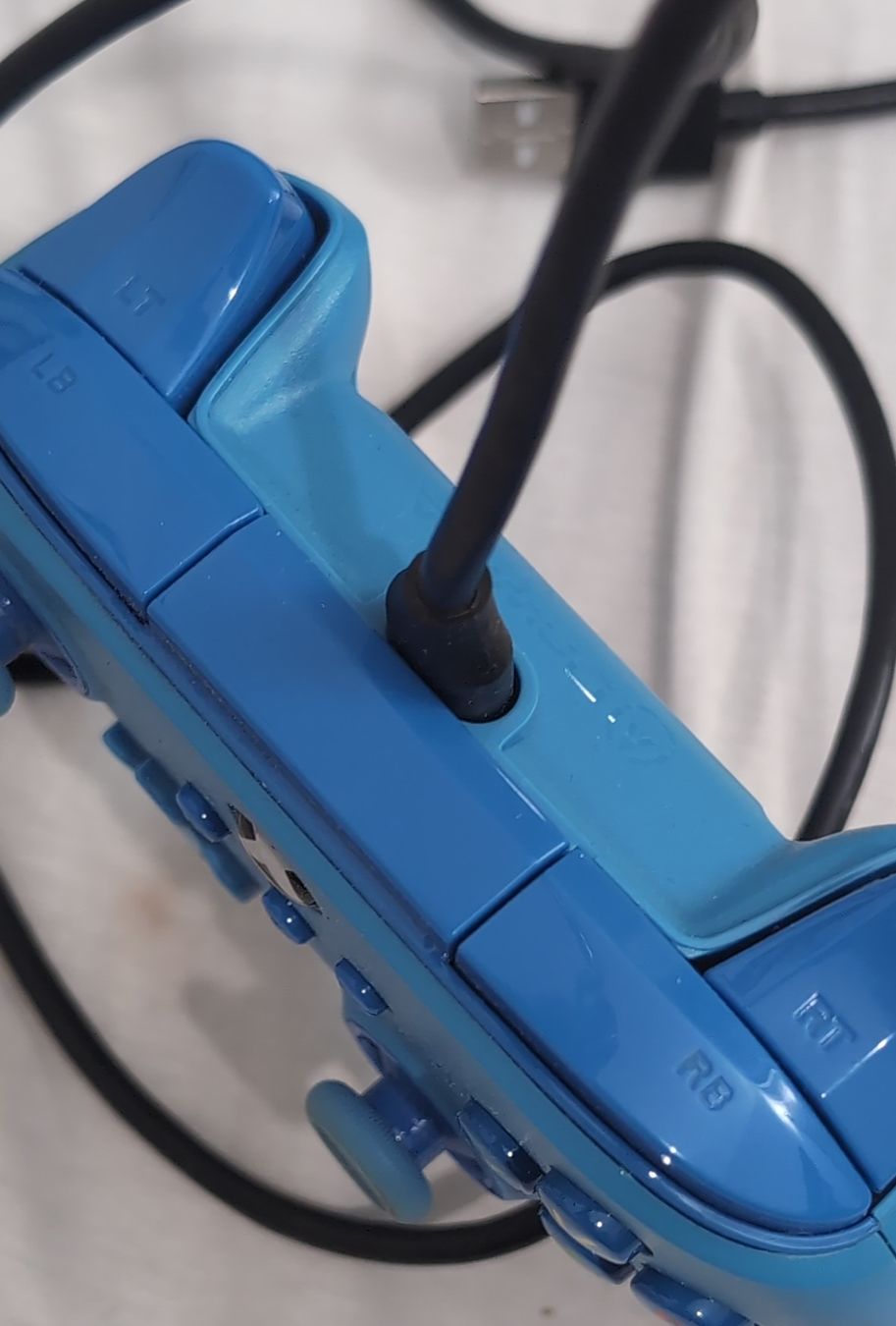 Microsoft Controller: Controller per Xbox cablato blu ottimo stato. – Usato da Lugano venduto da c42_d5hr 1