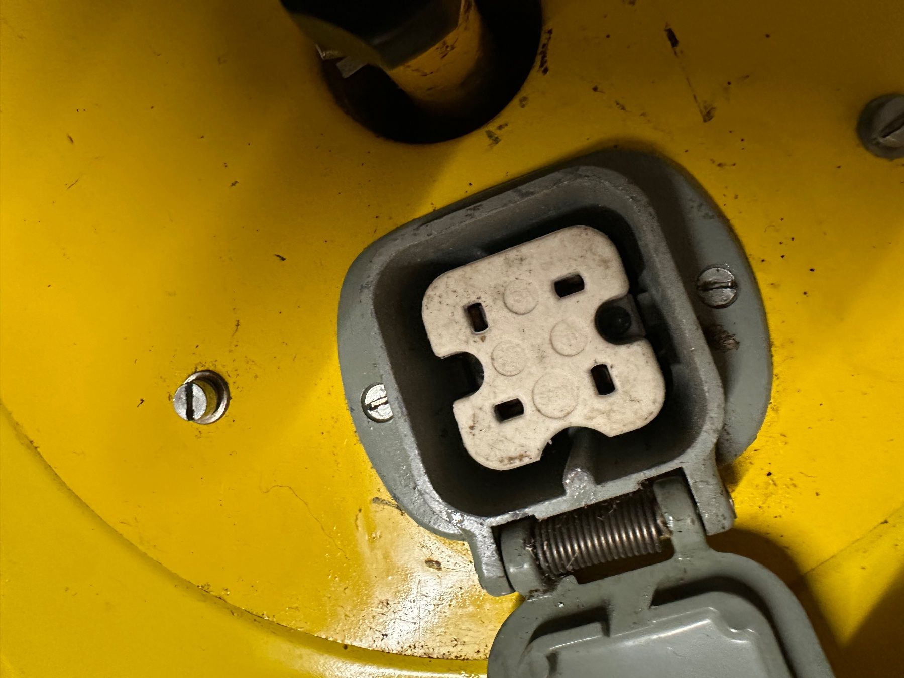 Cavi: Kabelrolle J 15/4 Pol 380V – Usato da Huttwil venduto da Bolpa 3