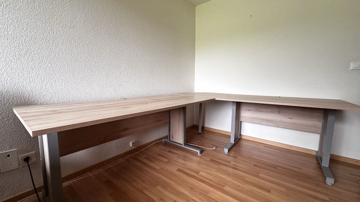 Bureaux: Tisch – Neuf (Voir description) à Schindellegi par SimplyBuy-CH 2