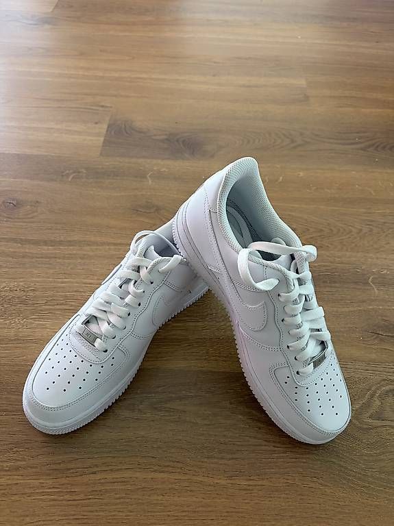 Nike Scarpe da uomo: Nike Air Force 1 weiss – Nuovo (secondo la descrizione) da Winterthur venduto da oli_f8jr