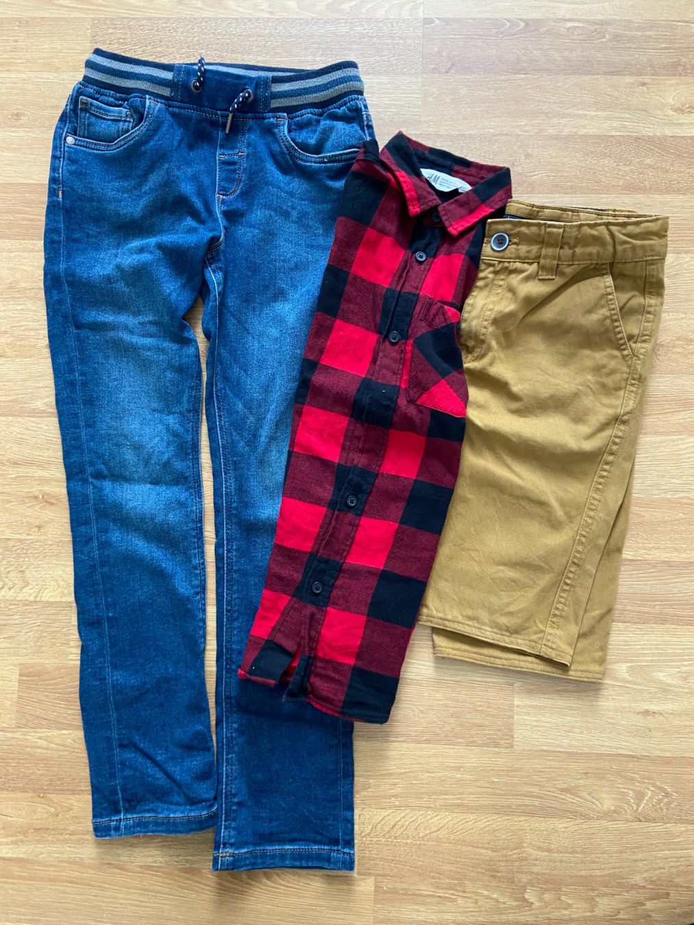 Lotti & Set di vestiti: Tolles Kleiderset Junge, Gr. 134 – Usato da Ehrendingen venduto da CalvineT