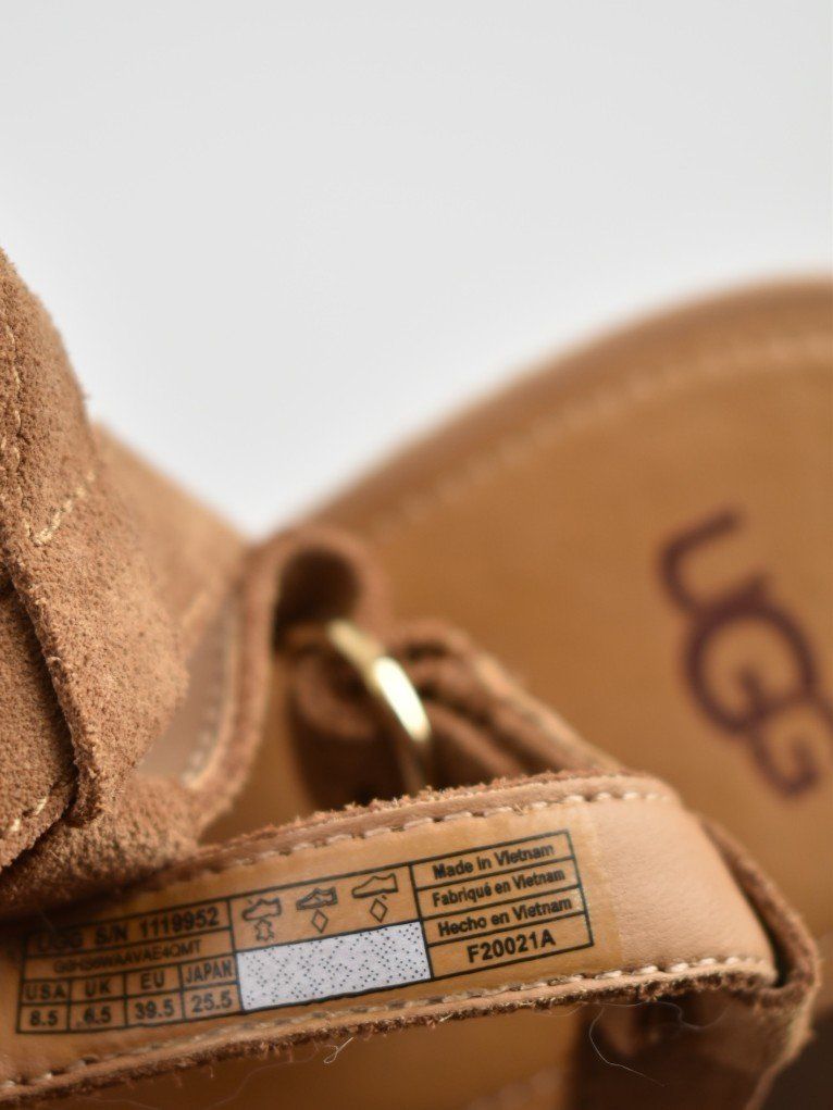Ugg Scarpe da donna: UGG Cressida Sandalen, neuwertig, Gr.39.5 – Nuovo (secondo la descrizione) da Nürensdorf venduto da 2ND_STORY 9