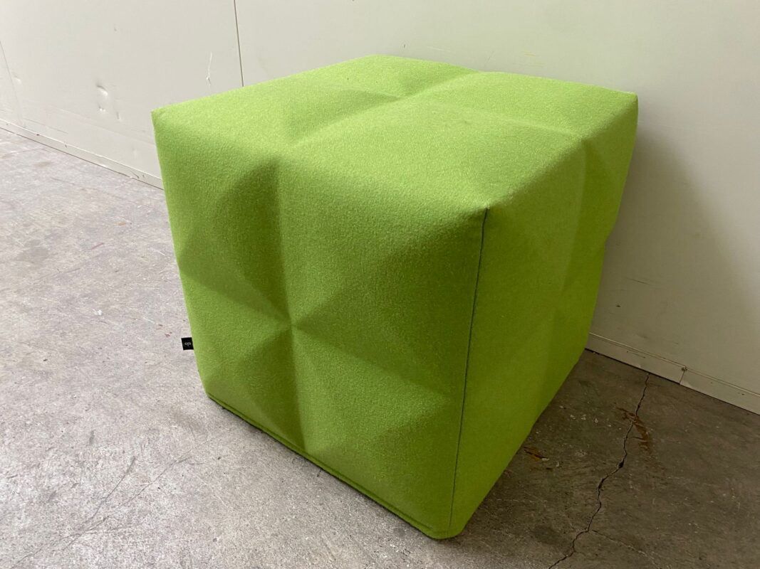 Sgabelli: BuzziCube 3D Solo Akustik-Hocker grün – Usato da St. Gallen venduto da MSMoebelhandel 2