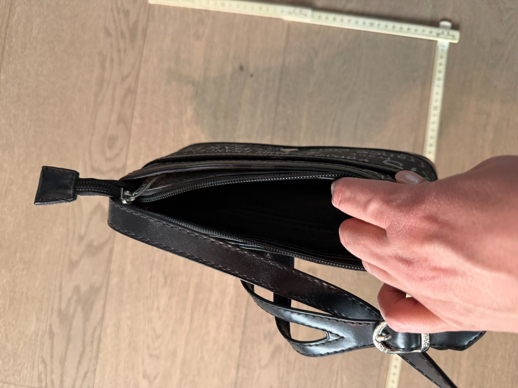 Borse da donna: Sac à main avec inscription "Paris", noir – Usato da Bussigny venduto da mistylilou 2