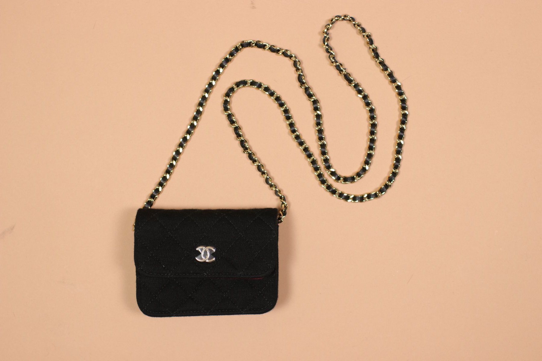 Chanel Borse da donna: 2000s CHANEL Mini Flap Bag - Black & Red Canvas – Usato da Hombrechtikon venduto da BAZ-Vintage 2