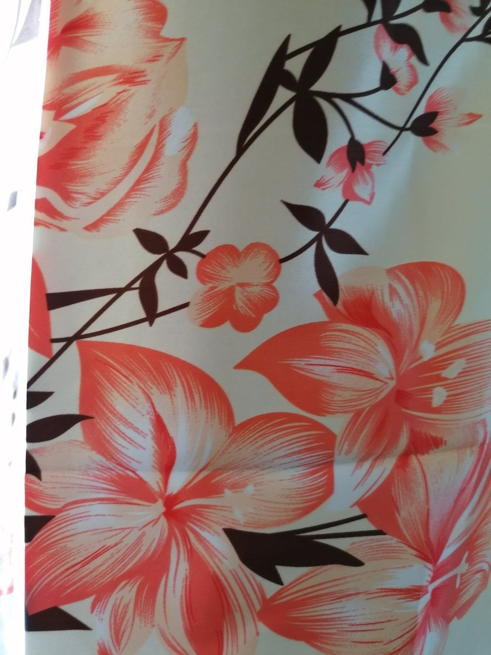 Foulards & écharpes: Schönes Seidentuch, Blumenmuster, apricot-creme – Neuf avec emballage d'origine à Zollikofen par Blackie 6