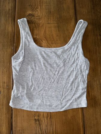 Top gris fluide