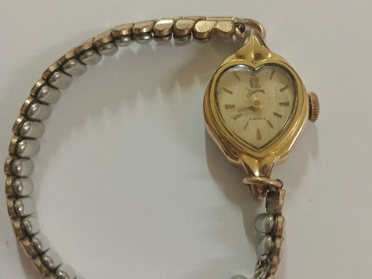 Orologi: Armbanduhr, defekt. Name "Sordices/Sowices"  oder ähnlich. – Difettoso da Solothurn venduto da gfr_djt7 1