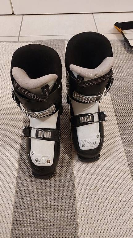 Tecnica Scarpe per ragazzi: Skischuhe GRösse 25.5mm – Usato da Bottighofen venduto da TobiasKlein 1