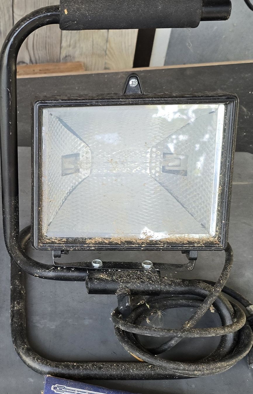 Lampade: 2x Baustrahler mit Kabel gebraucht – Usato da Thun venduto da babu90