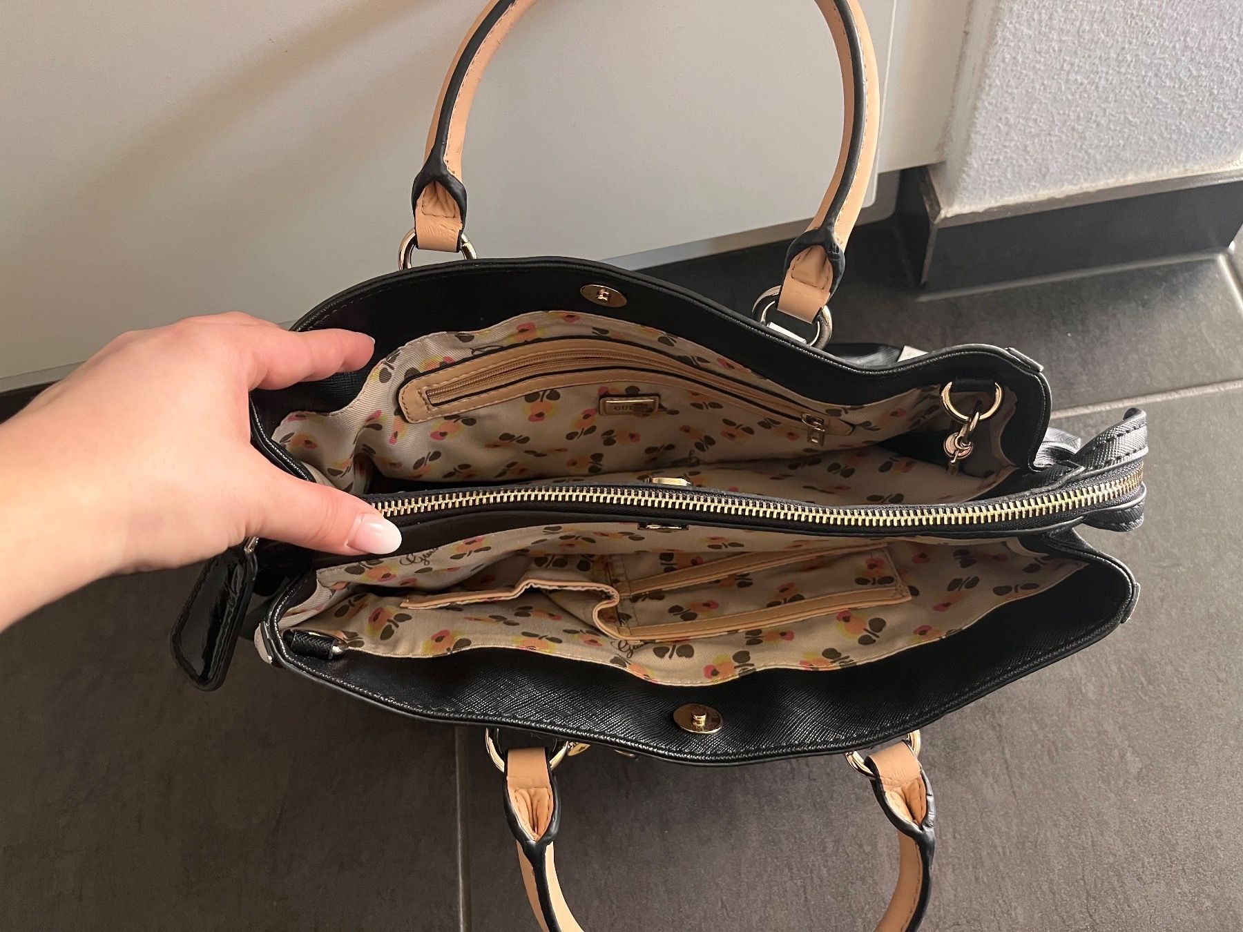 Guess Borse da donna: Guess Tasche – Usato da Hausen AG venduto da gse_88xs 3