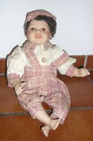 Porzellan-Puppe