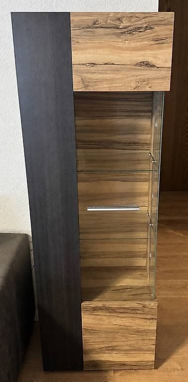 Livique Vitrinen: Vitrine mit Glastühr – Gebraucht aus Aarburg von Injac 1