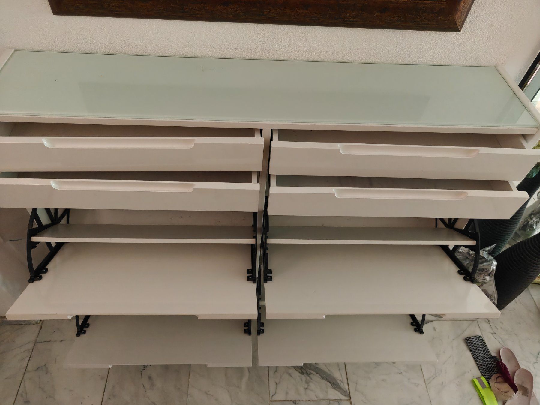 Armadi: Schuhschrank mit Glasplatte – Usato da Fehraltorf venduto da Cramora 1