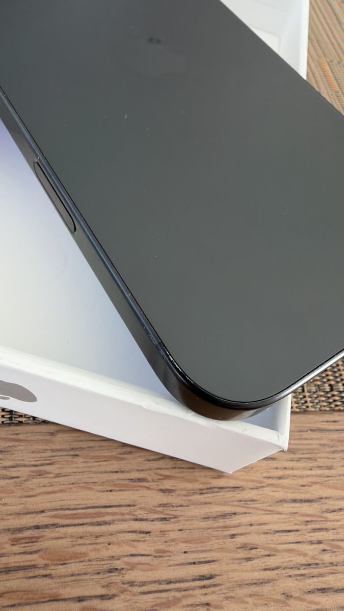 Apple Telefoni cellulari / Smartphones: iPhone 16 pro Max 256GB – Usato da Uster venduto da Nataliie 2