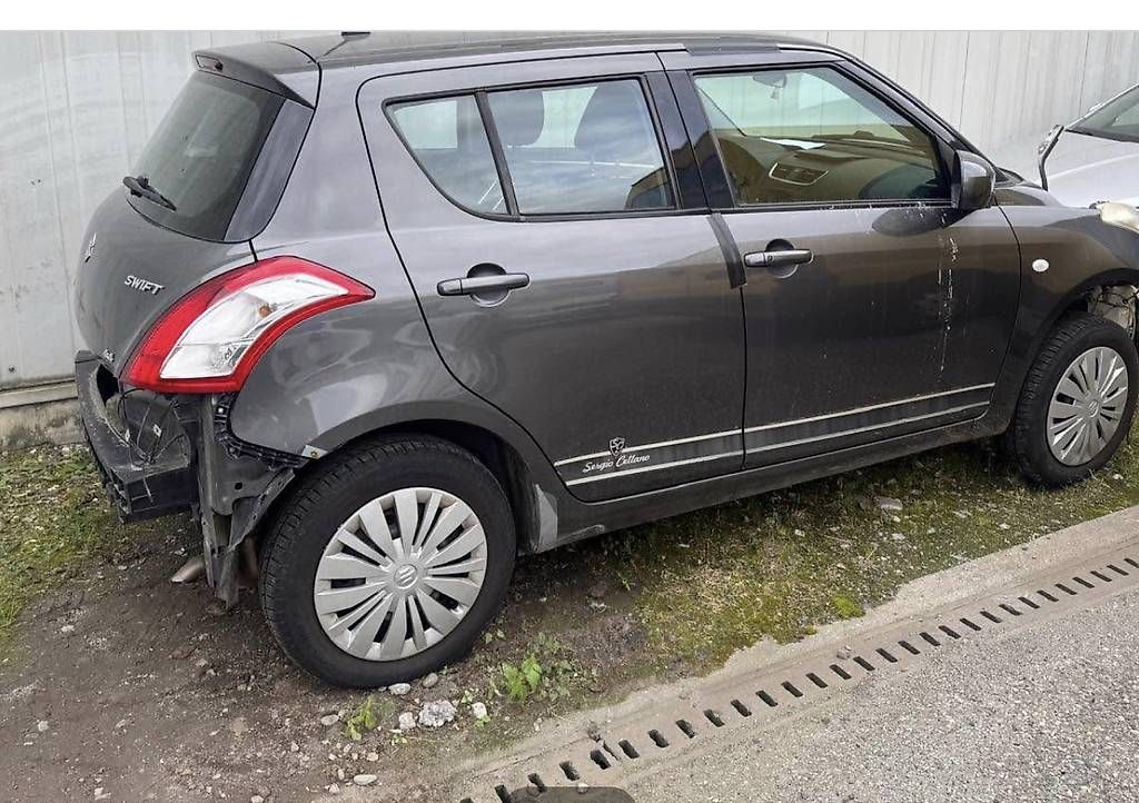 Automobili: Suzuki Swift Ersatzteile  – Usato da Zürich venduto da bro_8f2k