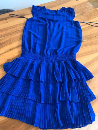 TINTORETTO wunderschönes Plisseekleid royalblau Gr. 38 NEU