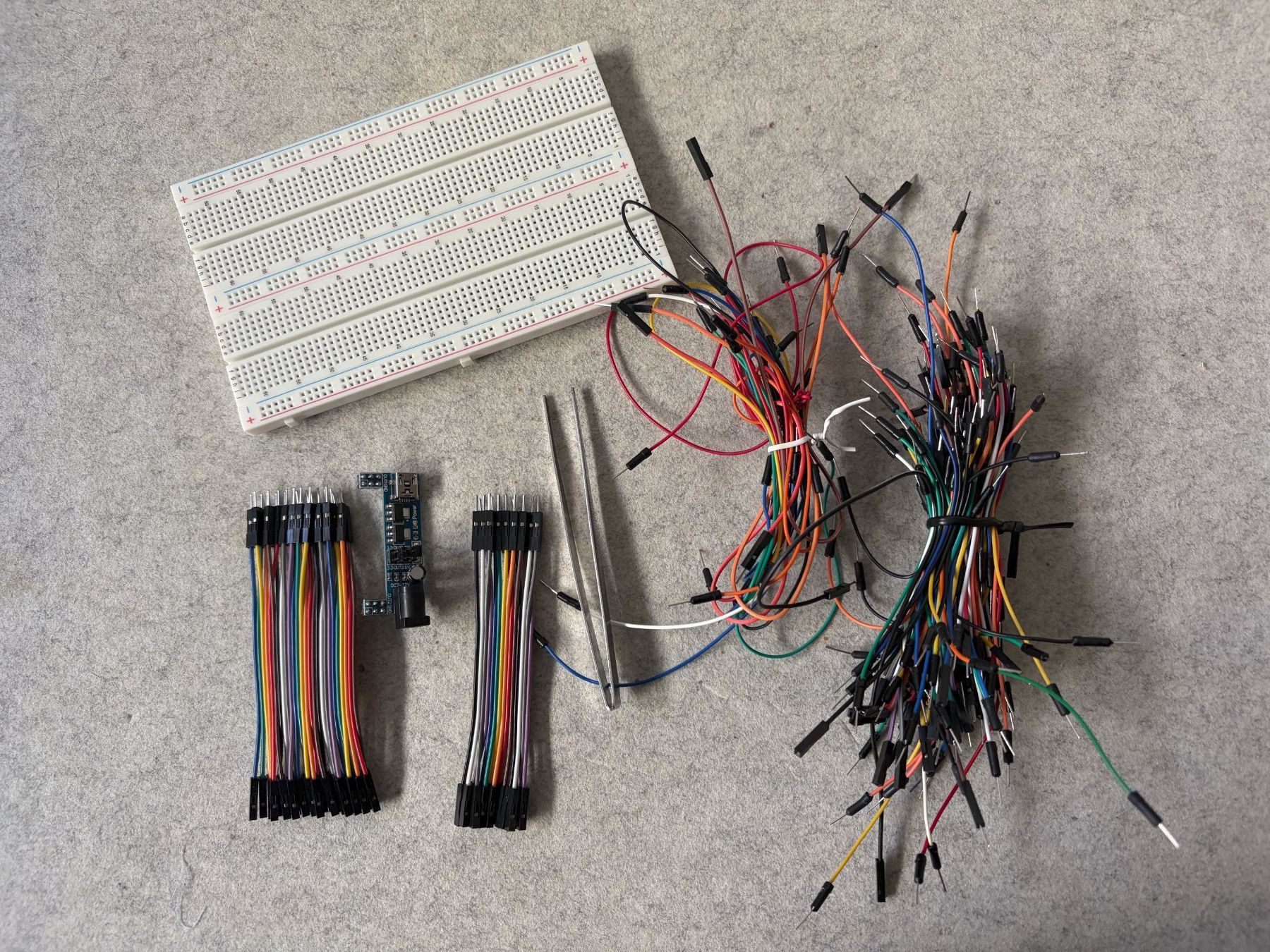 Componenti elettronici: Breadboard, Kabel, Steckbrett – Usato da Langnau am Albis venduto da Danig0