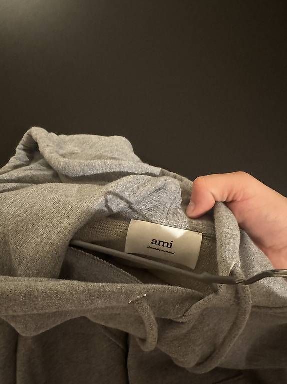 Maglioni & Felpe: Ami Paris Hoodie – Usato da St. Gallen venduto da rechsteinersell 1
