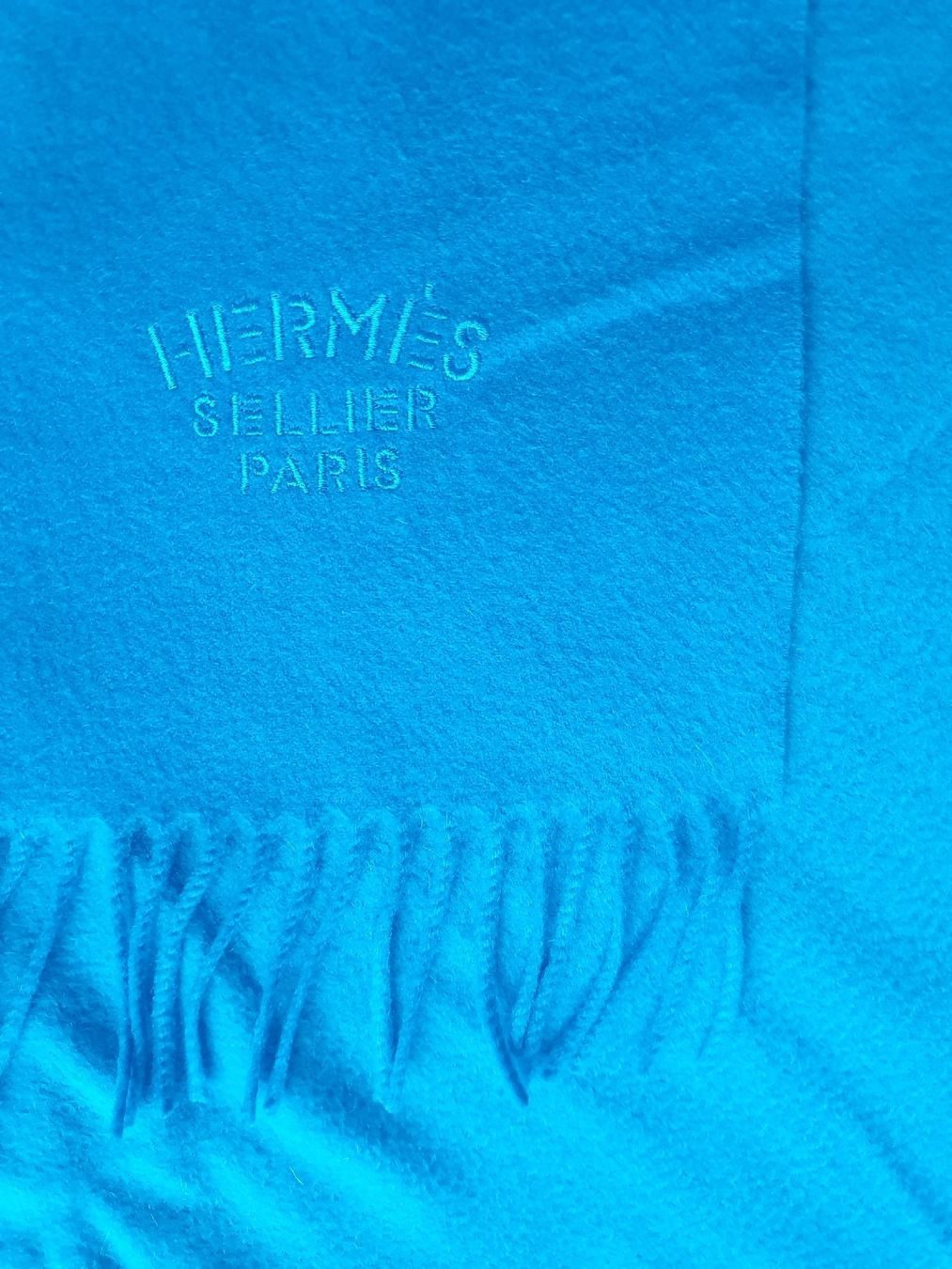 Hermès Foulard & Sciarpe: Châle Hermès authentique 100% cachemire – Usato da Carouge GE venduto da bub_c8hk