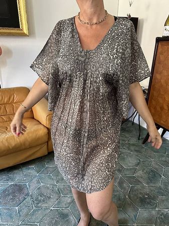 Prendisole animal print grigio e bianco 