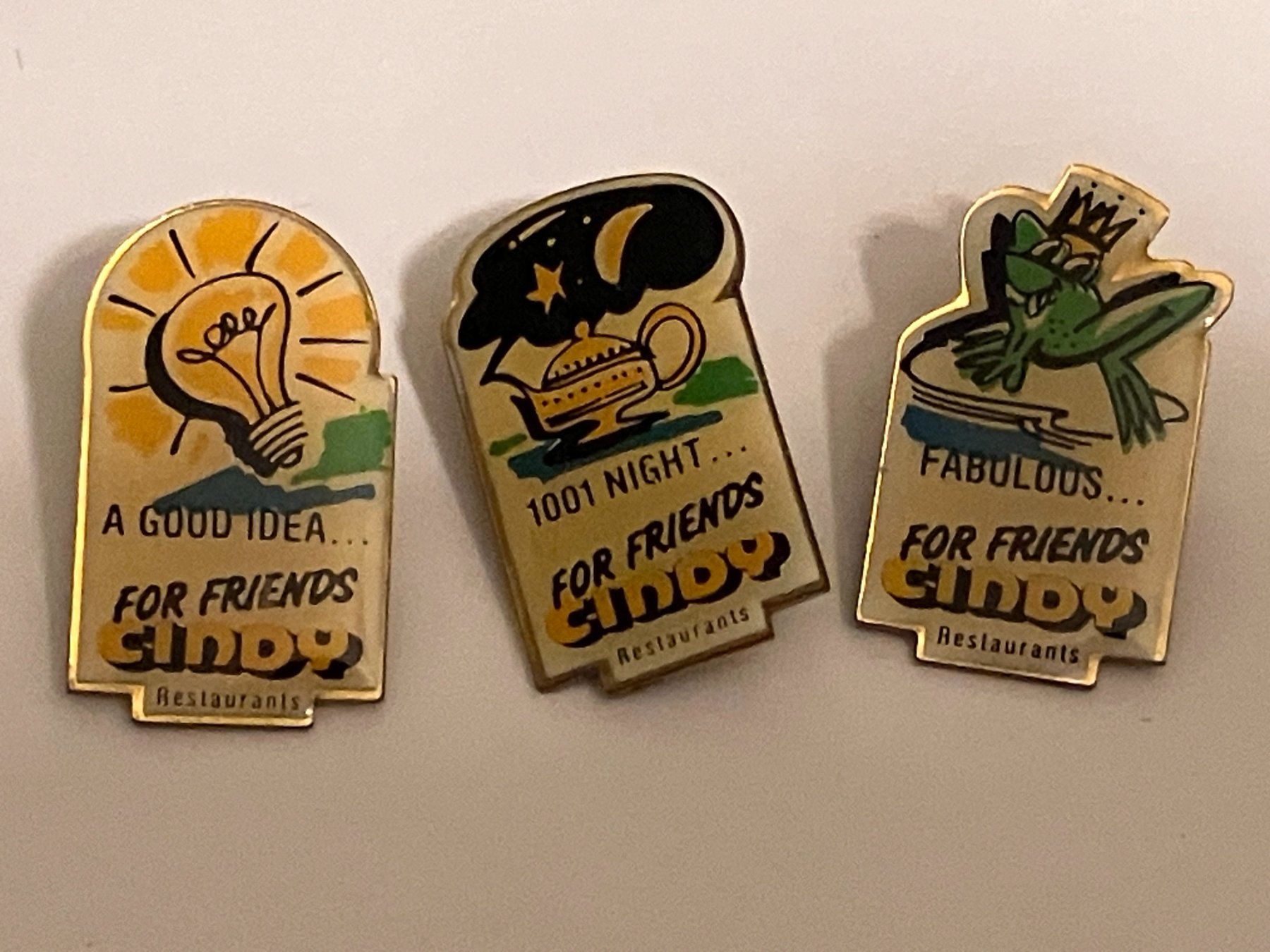 Placchette & Badge: 3 Pin Cindy Restaurants – Usato da Basel venduto da djwwpp