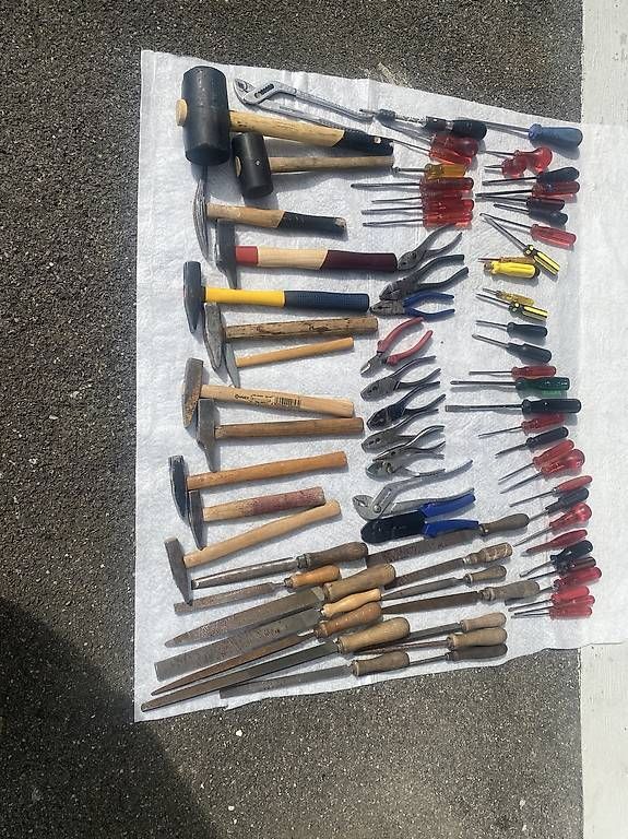 Tutti gli attrezzi: 77 Stück Werkzeuge mit kofer – Usato da Erlinsbach SO venduto da AgimR01 1