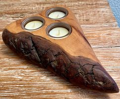 Rustikaler Teelichthalter aus Holz