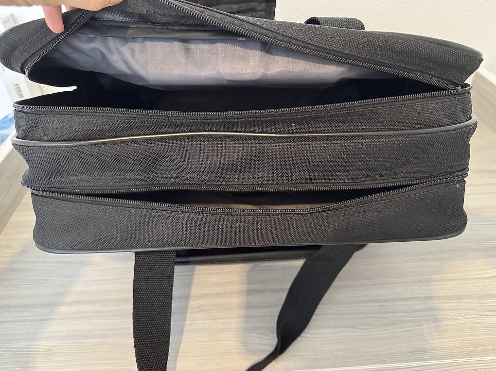 Valigie: Akten/Laptop Koffer – Usato da Thun venduto da dde_blr9 2