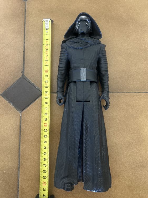 Star Wars Kylo Ren Action Figure Perfetto per fan (Usato) a Caslano