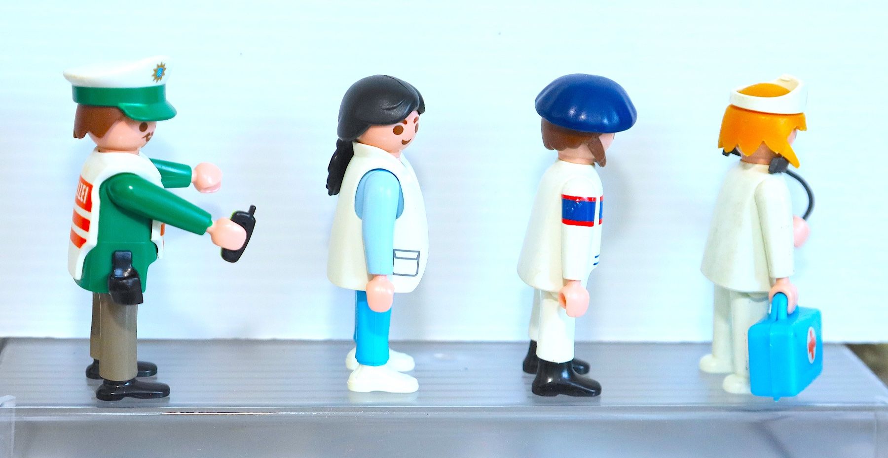 Playmobil Giocattoli: DIVERSE PLAYMOBIL SPIELFIGUREN – Usato da Ipsach venduto da Merlux 1