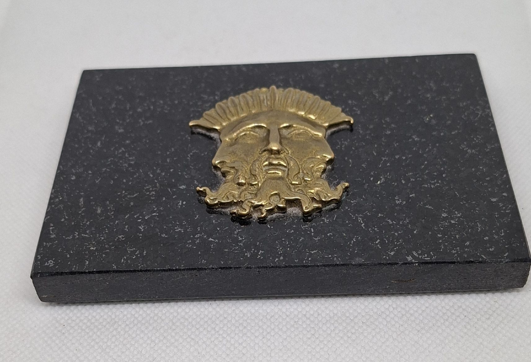 Tutte le decorazioni:  Briefbeschwerer, mit Janus-Motiv  – Usato da Ipsach venduto da jpbo 2