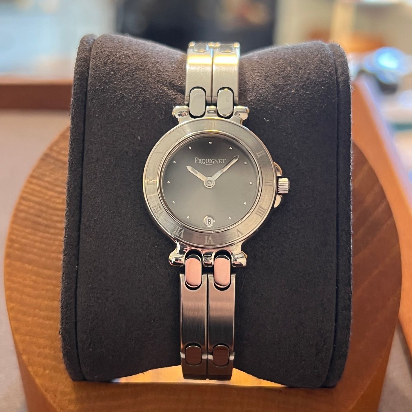 Montres: Pequignet Moorea Quartz Date Lady – D'occasion à Carouge GE par Watchaser