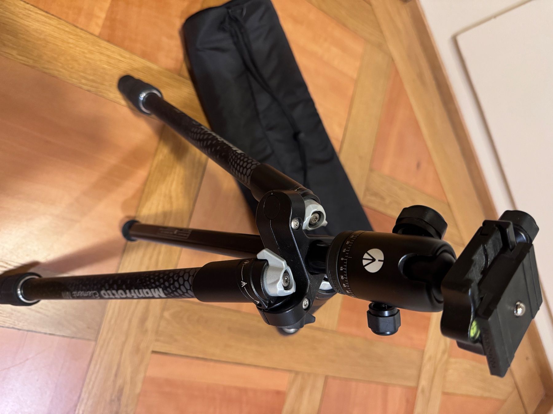 Manfrotto Stative & Stativköpfe: Manfrotto Element MII Stativ – Gebraucht aus Genève von steph2727 2