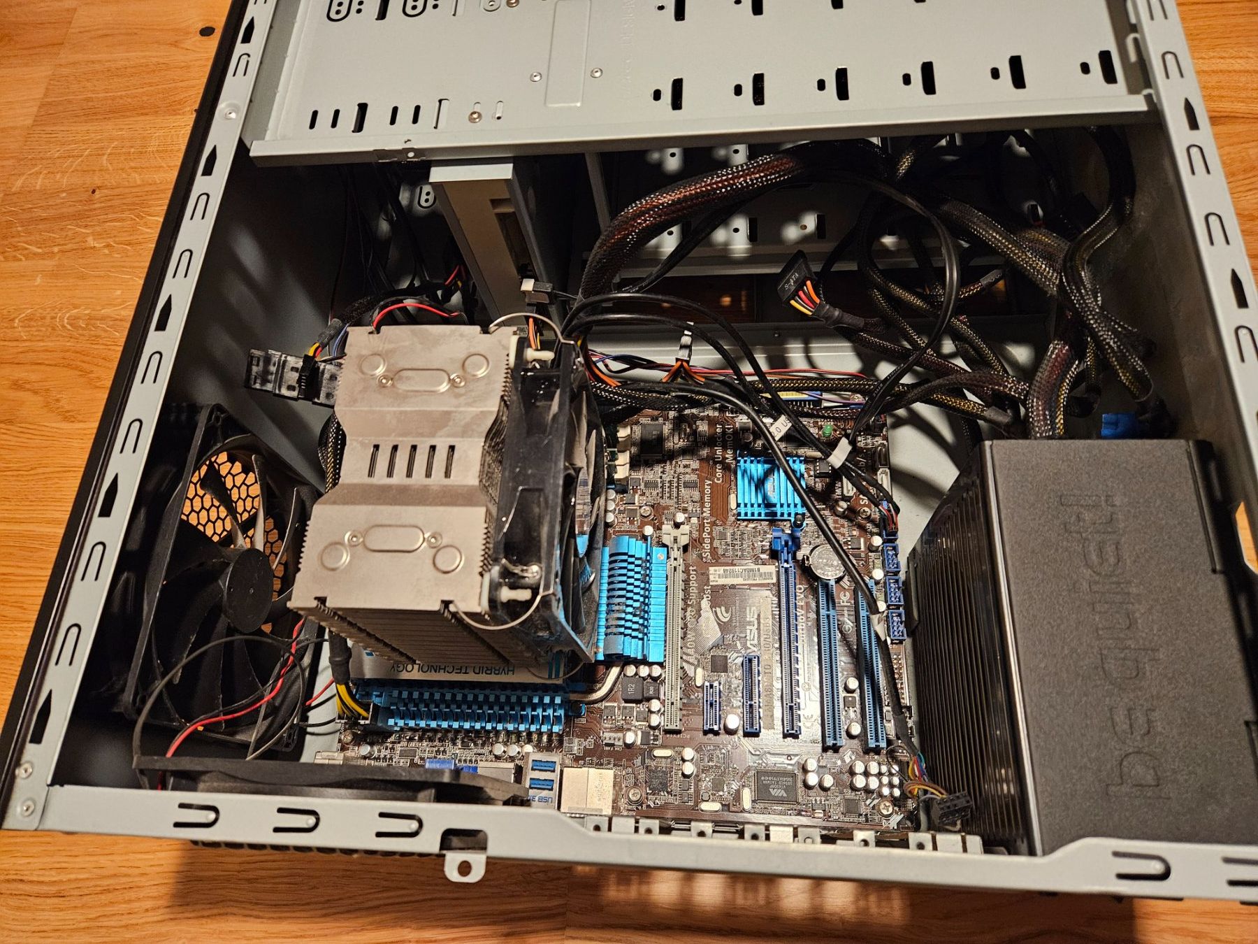 PCs: PC Midi Tower – Gebraucht aus Zürich von Jo.Be. 3