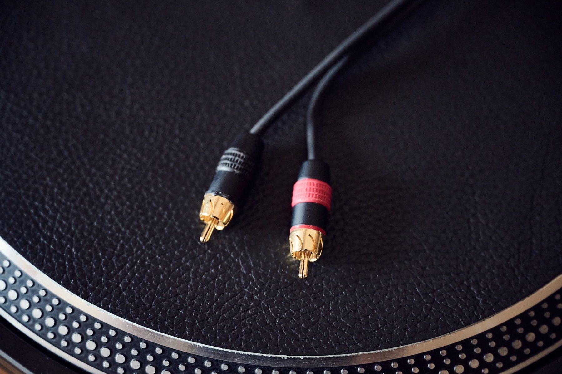 Technics Plattenspieler: 2 x Technics SL-1210 MK2 in Top-Zustand – Gebraucht aus Zürich von neon_studio_zuerich 2